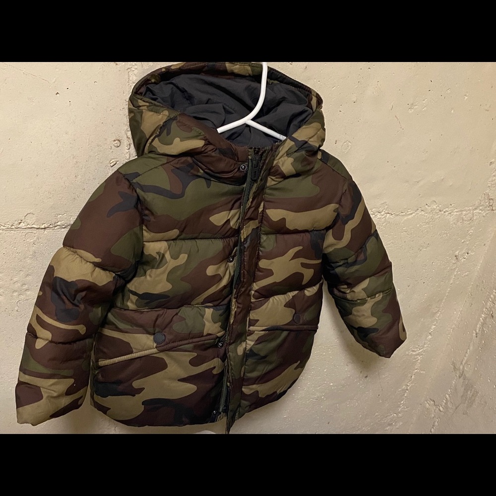 Baby Zara Camo puffer coat Size 12-18 months